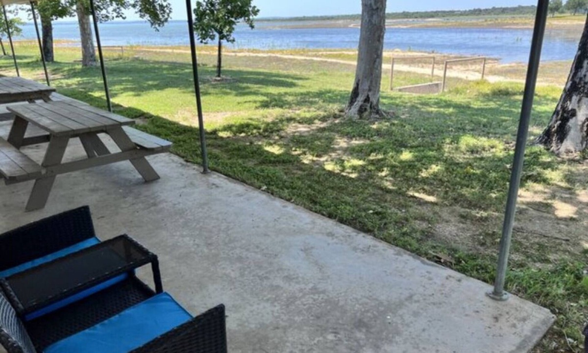 Tow Apartment | The Lakeside Studio 4