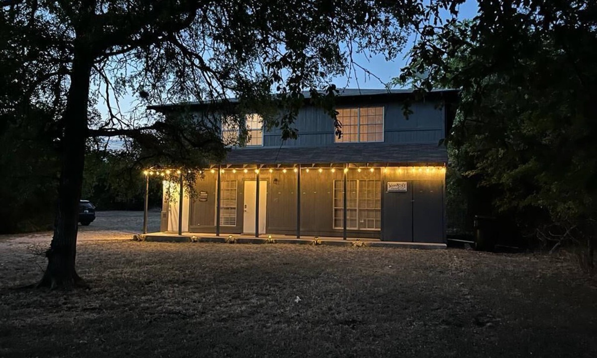 Belton House | The Lakewood - Second Floor on a duplex