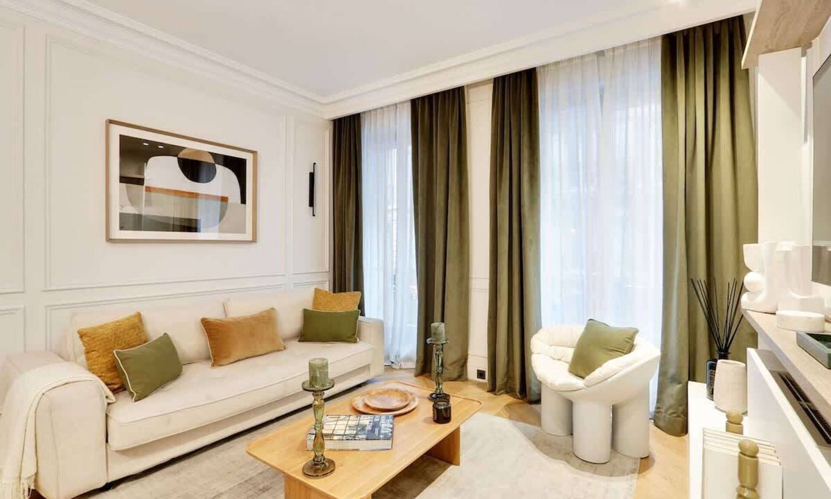 8th Arrondissement Apartment | The Lander - Serviced 2BR/2BA - Champs Elysées