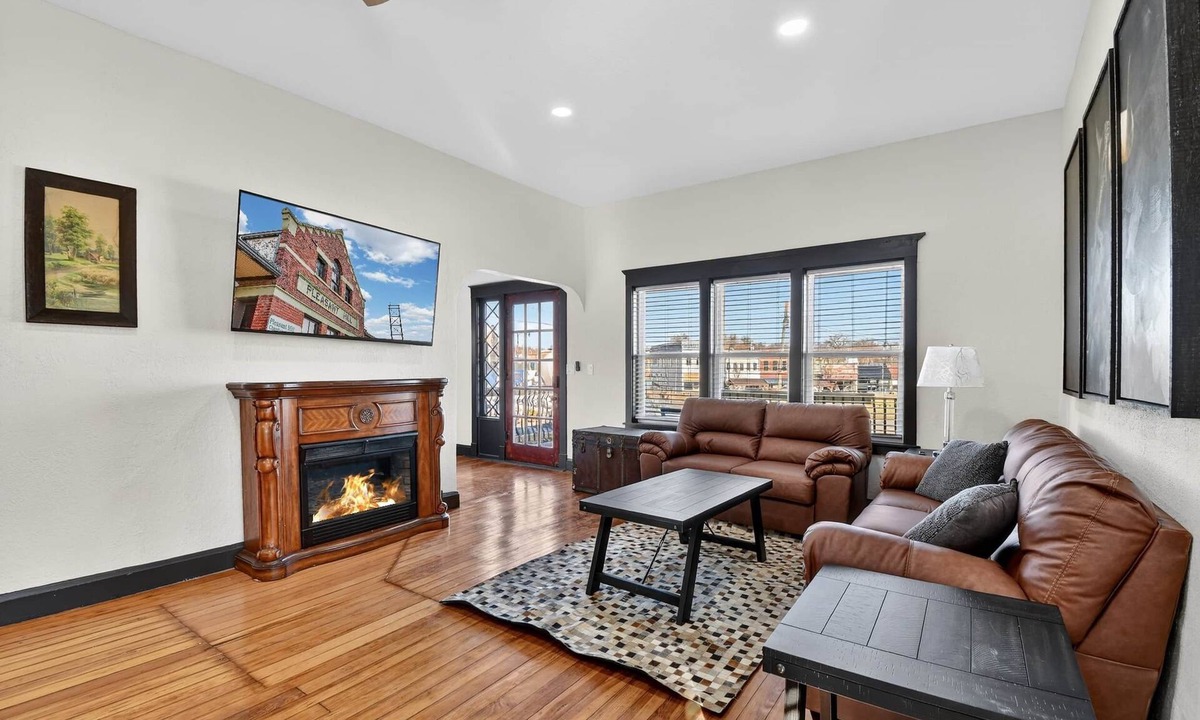 Pleasant Hill House | The Landing at The Roost