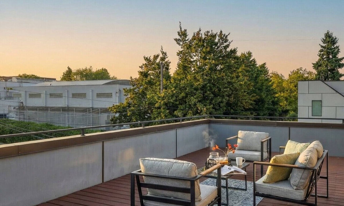Ballard Villa | The Landing | Modern Townhome w/Rooftop Deck
