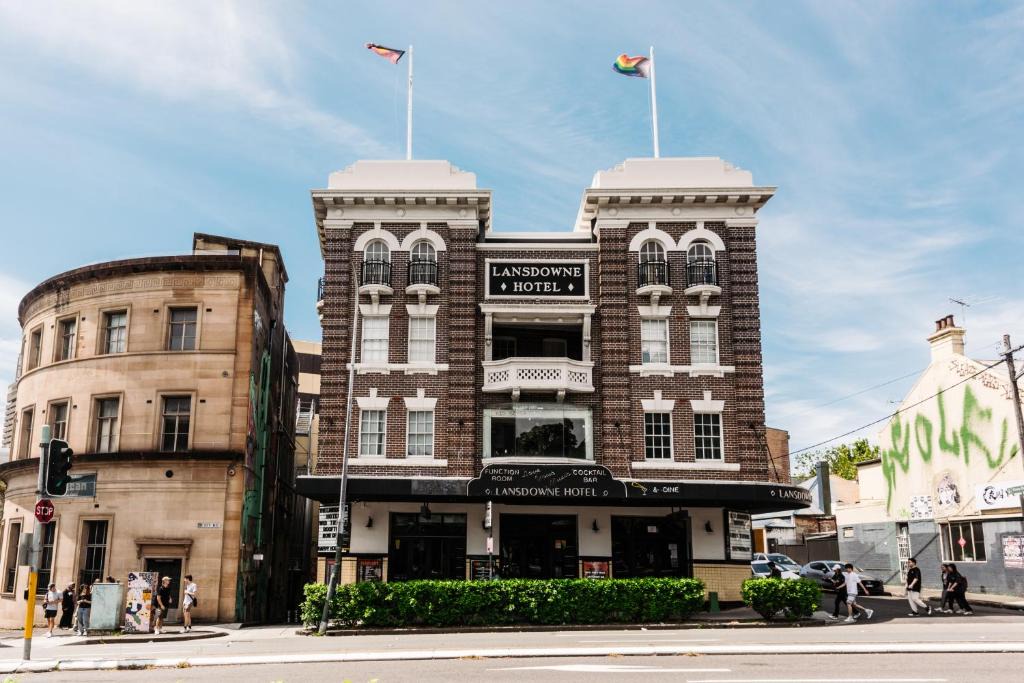 Chippendale Hostel | The Lansdowne Hotel