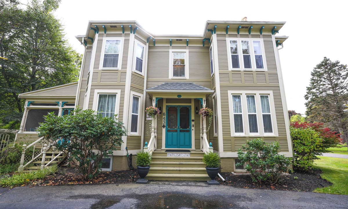 Annapolis Royal Bed & Breakfast | The Lark & Loon Inn