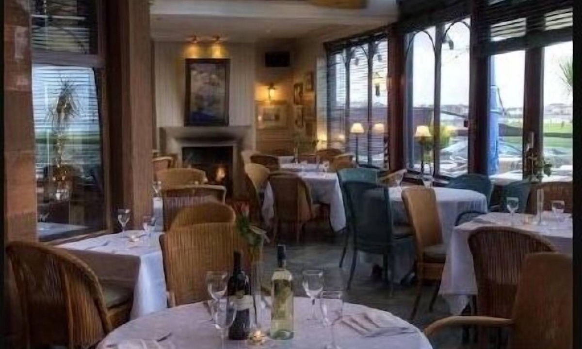 Ardrossan Hotel | The Lauriston Hotel