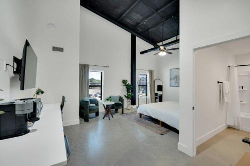 Midlothian House | The Lawson Loft – Walkable DT 209