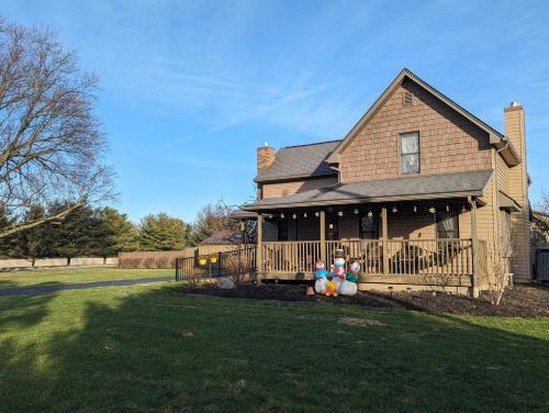 Lewis Center House | The Lazy Cat Lodge