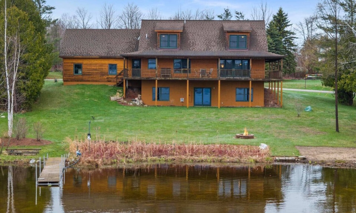 Charlevoix House | The Lazy Loon - Luxury Retreat w/Golf Simulator