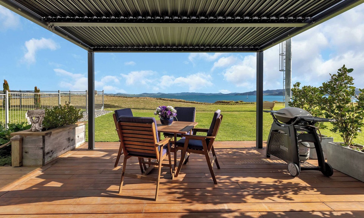 One Tree Point House | The Leading Light - One Tree Point Holiday Home