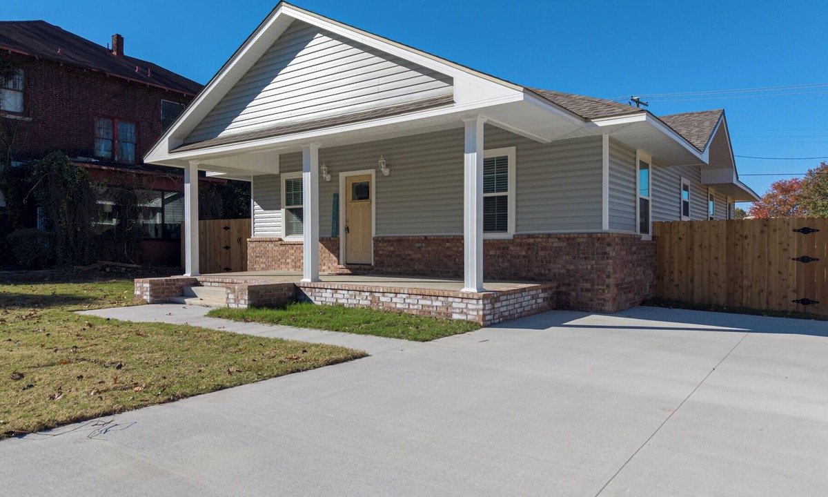 Fort Smith House | The Lecta House-Modern Art Haven