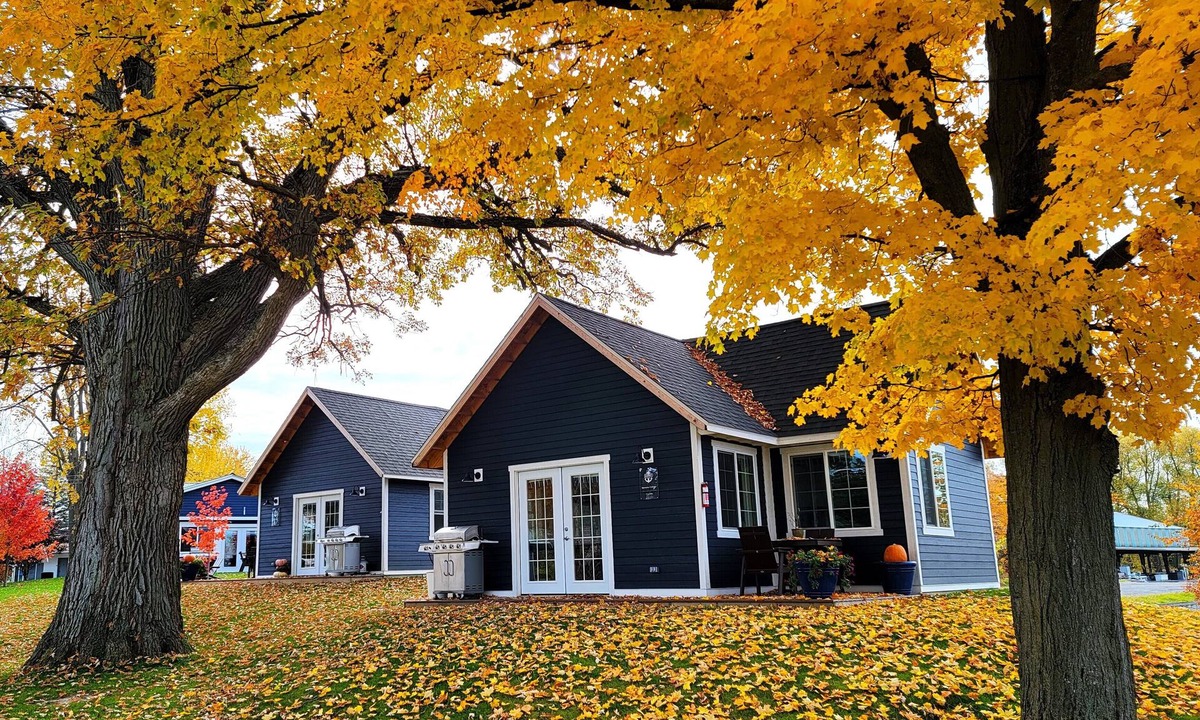 Alexandria Bay House | The Ledges Resort and Marina, Sparrow