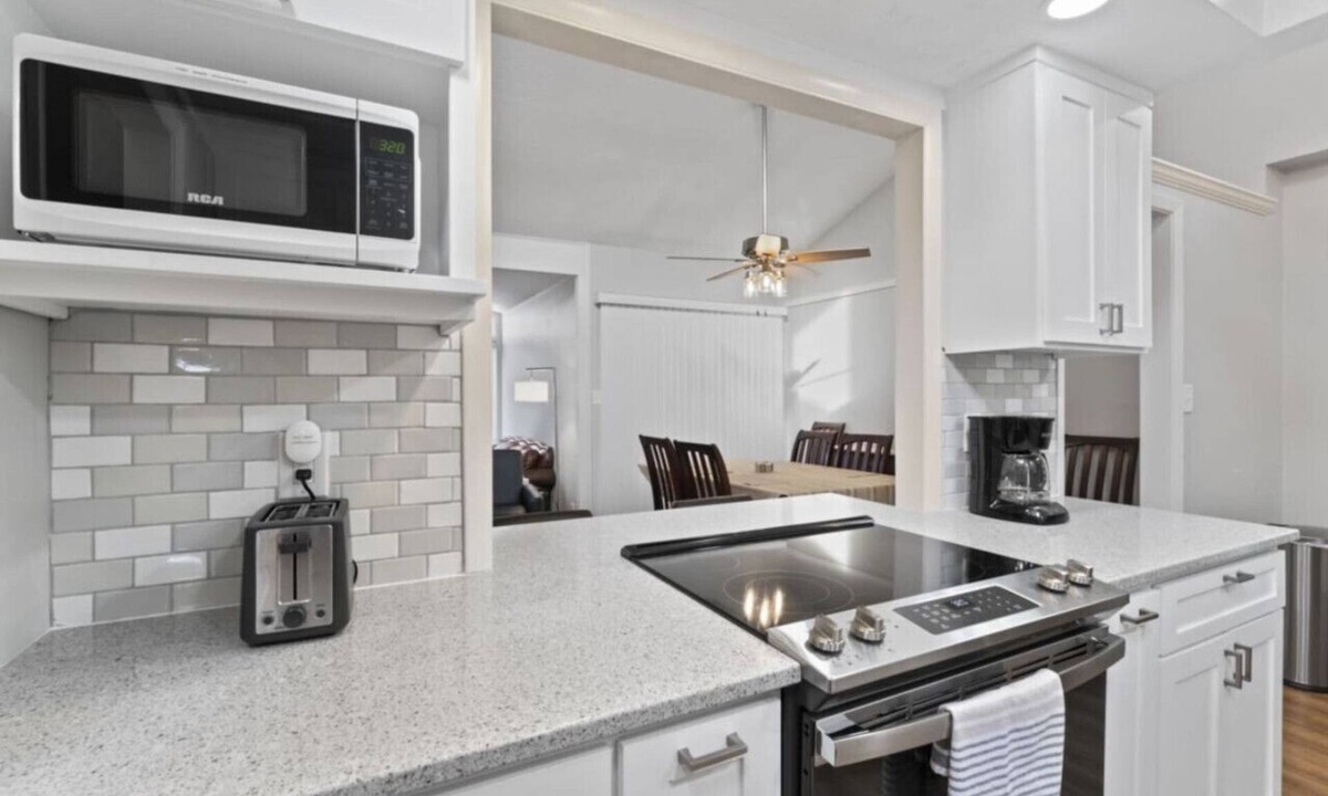 Lenexa House | The Legendary Lenexa