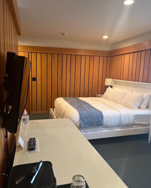 Leland Hotel | The Leland Lodge