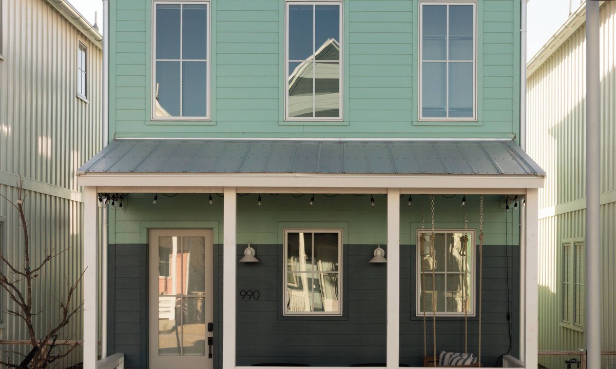 Central Oklahoma City House | The Letty- a Stylish 2BD in Walkable Wheeler District. Sleeps 7. Heart of OKC