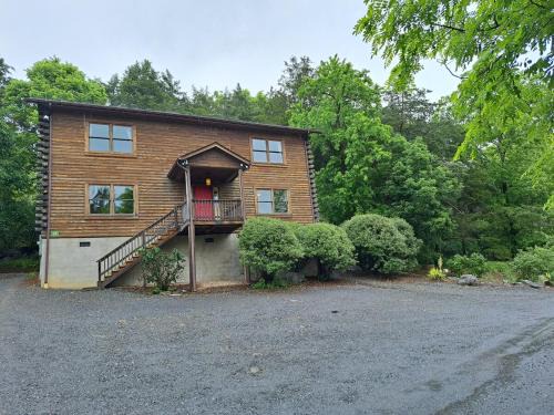 Lexington House | The Lewis #25 - The Cabins at Lexington