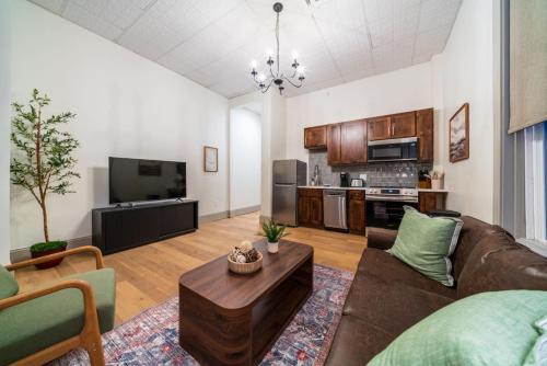 Sedalia Apartment | The Library