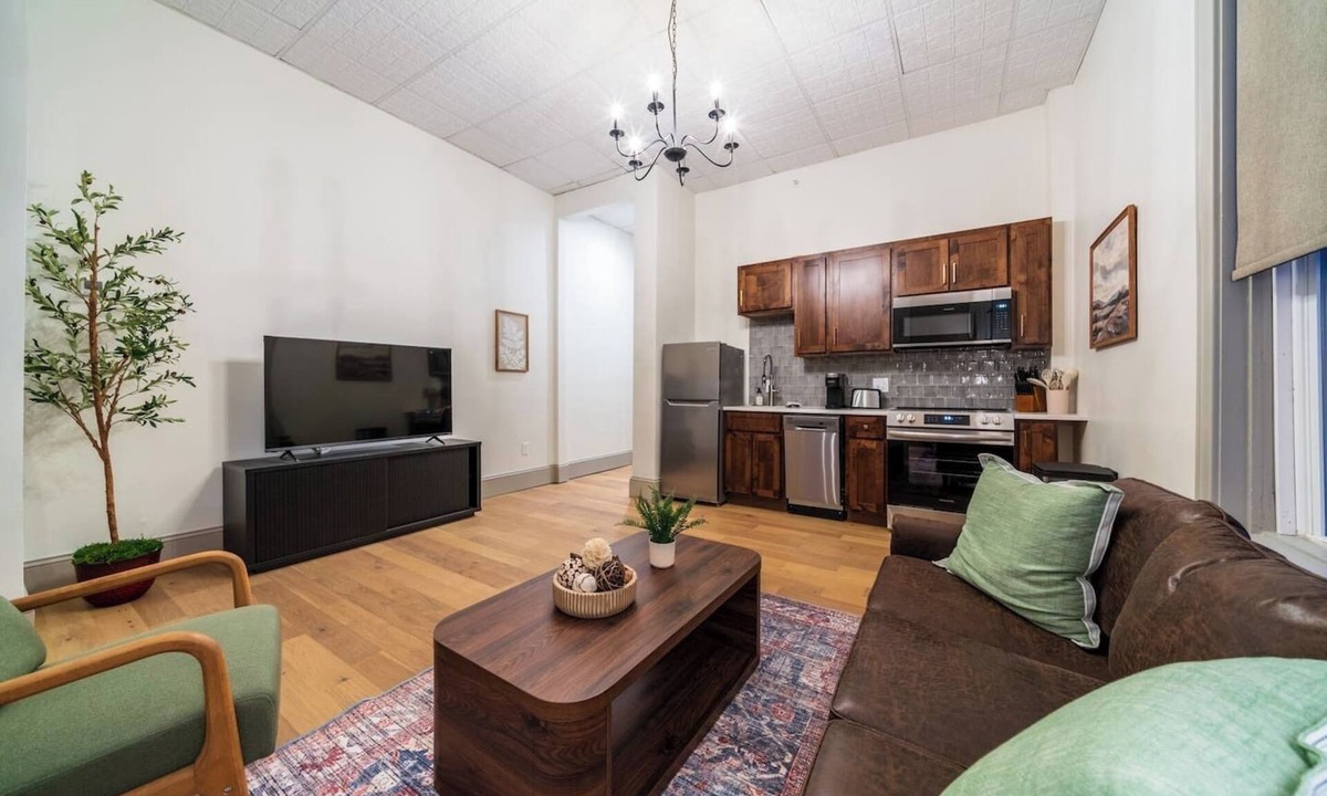 Sedalia Apartment | The Library