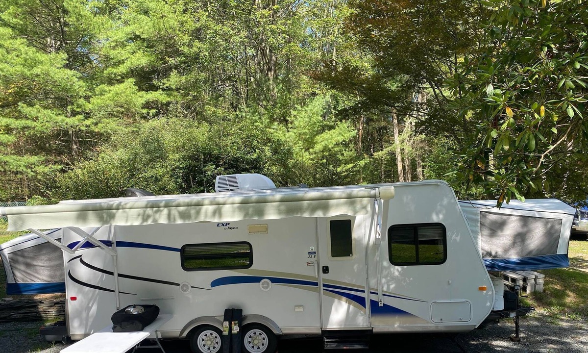 Hawley Cabin | The Light & Cozy Glamper