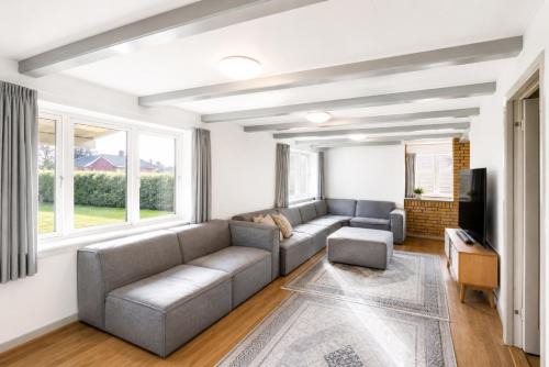 Agedrup Villa | The Lighthouse - 170m2 5-bedroom house for 8 persons in Odense - Free Parking