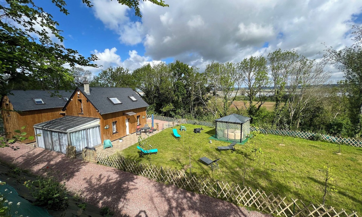 Berville-sur-Mer House | The Lighthouse houses