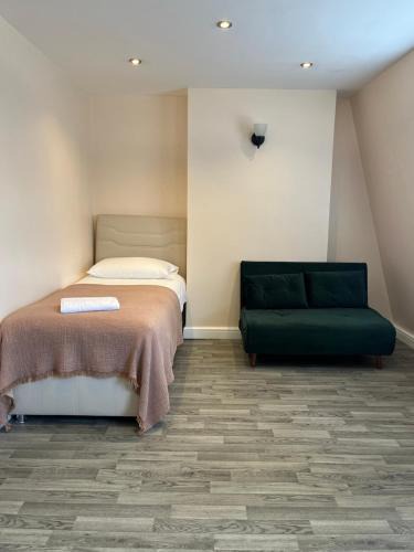 Walworth Apartment | The Lily Aparts