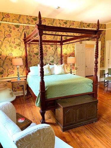 Burlington Bed & Breakfast | The Lily Inn - Burlington