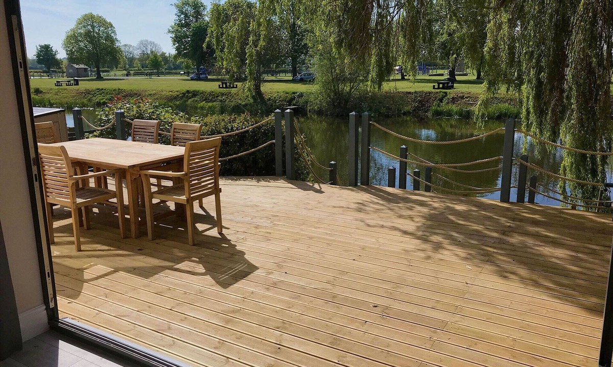 Bidford-on-Avon Apartment | The Lily Pad Riverside Apartment