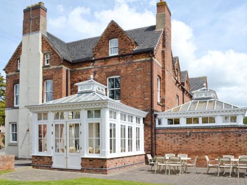 Swanwick House | The Limes