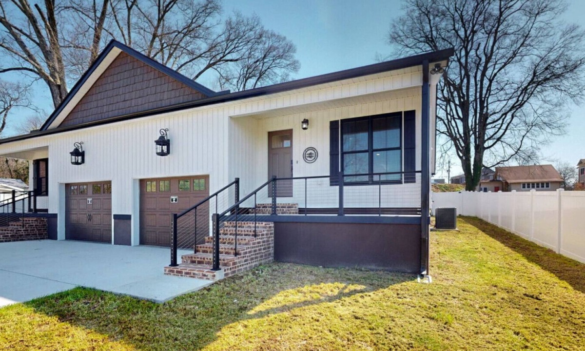 Fayetteville House | The Lincoln | Downtown Dreamin`