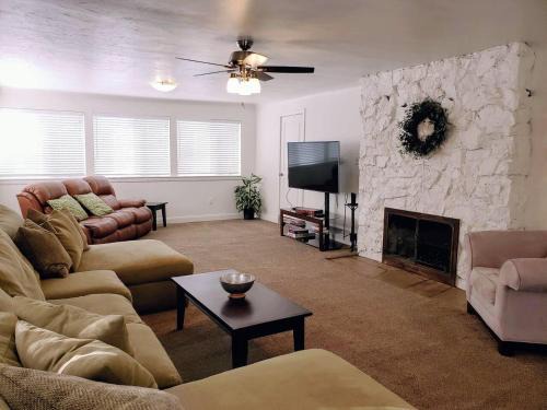 Lindon House | The Lindon House