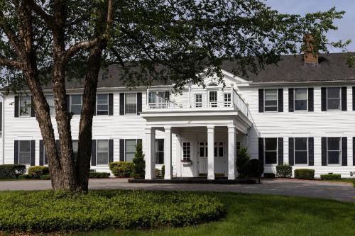 Litchfield Hotel | The Litchfield Inn