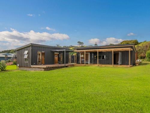 Whangapoua House | The Little Bach at Whangapoua