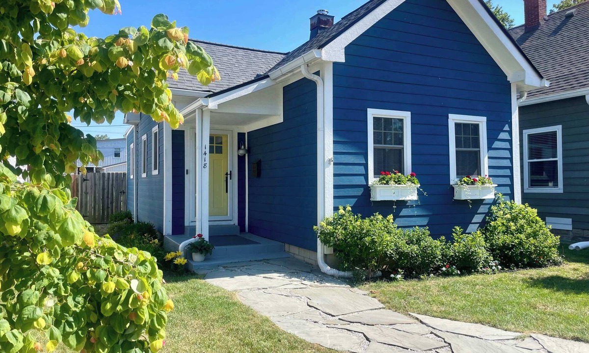 Fountain Square House | The Little Blue Cottage in Fountain Square