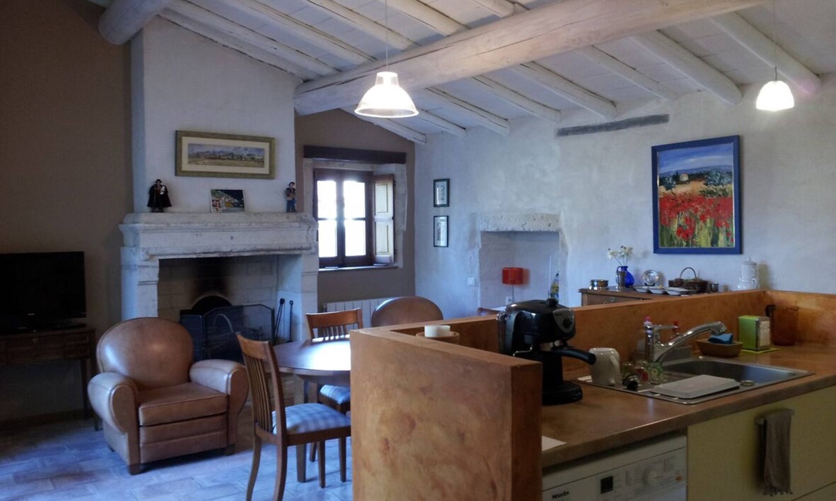 Meynes Apartment | The Little DoMeynes . Charming cottage ideal for 1 couple and it all year