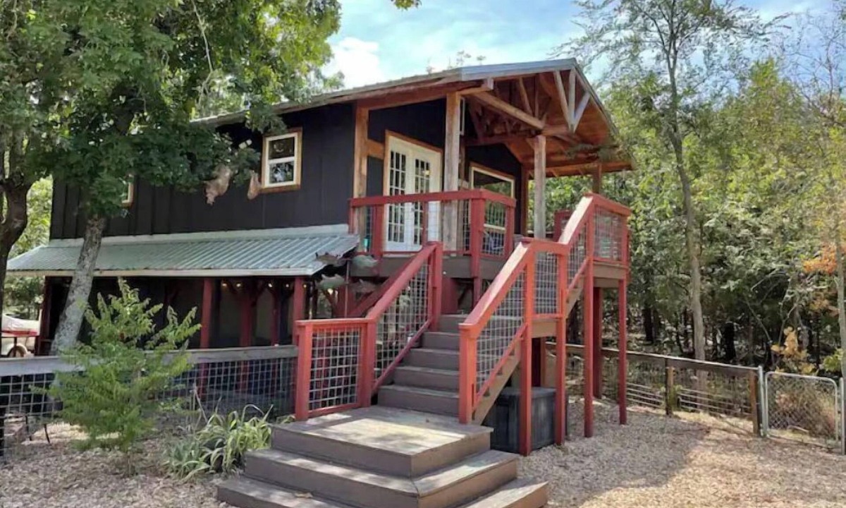 Cookson Cabin | The Little Lake Shack- Pet Friendly Treehouse Cabin