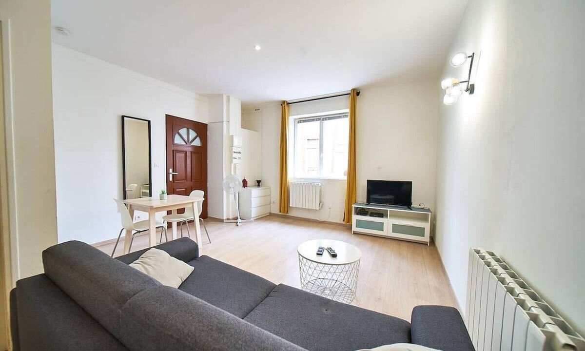 Perralliere Apartment | The Little Persoz - Flachet studio