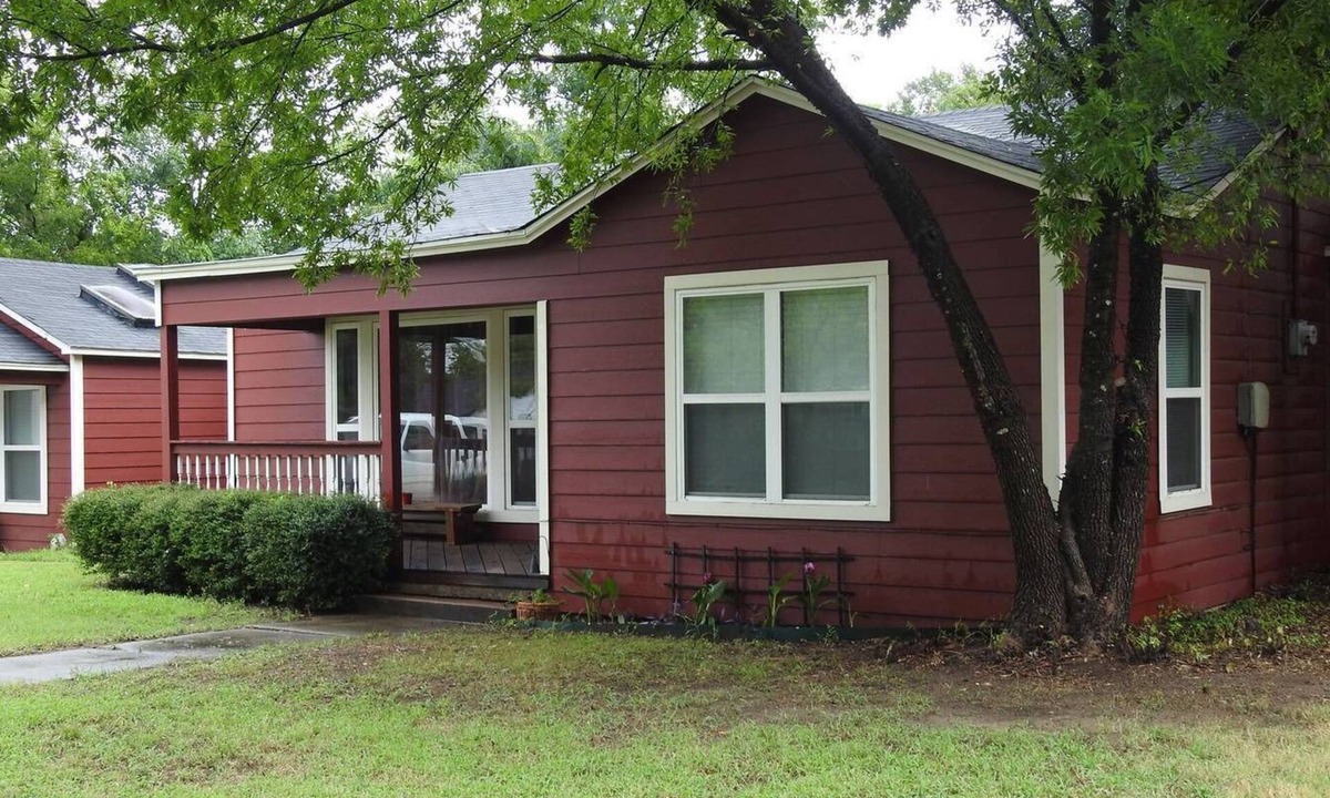 Grapevine House | The Little Red House