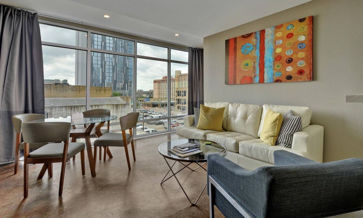 Civic District Apartment | The Littlefields by Lodgewell | Updated Loft | B5