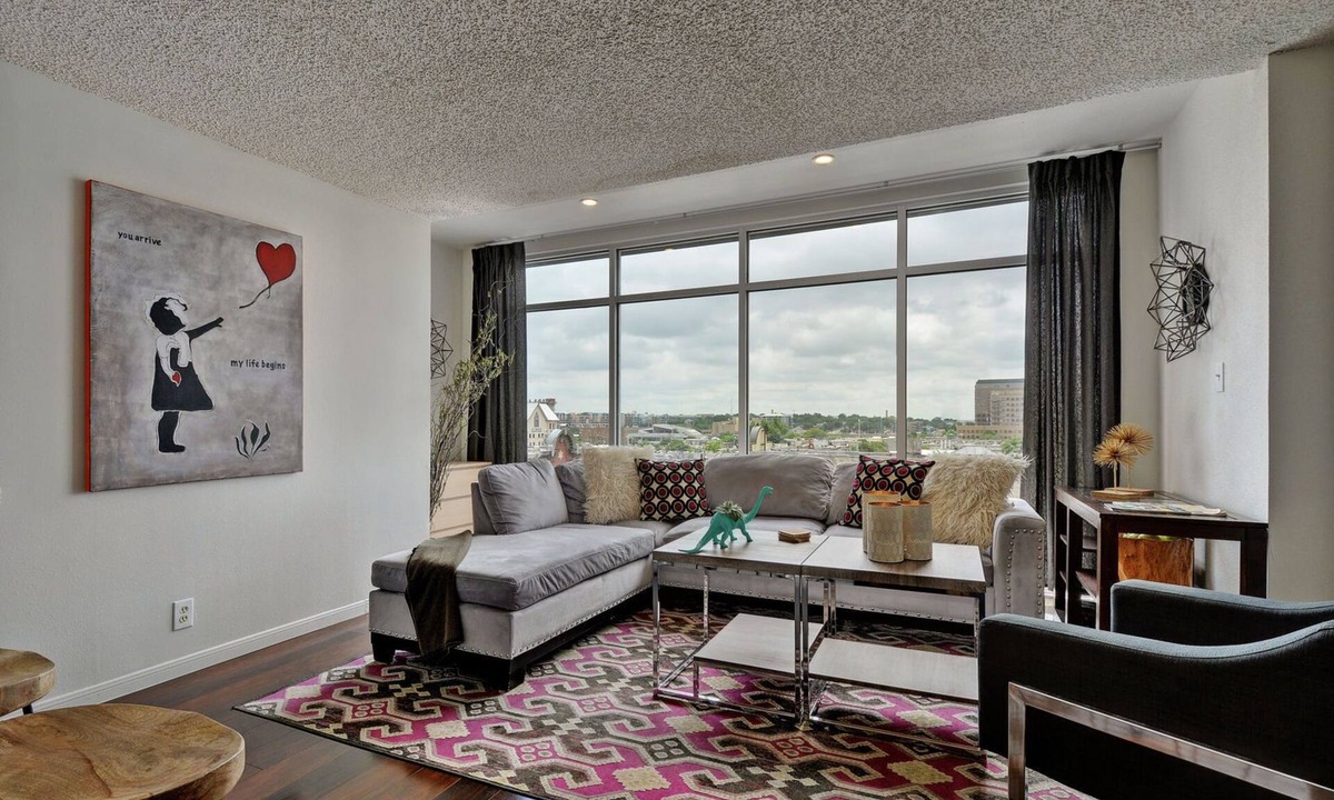 Warehouse District Apartment | The Littlefields by Lodgewell - Stylish Downtown Loft