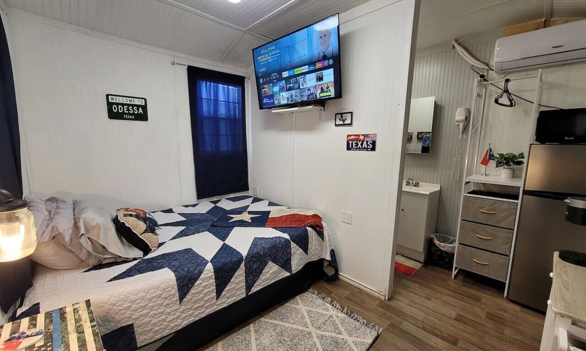 Odessa House | The LittleTexan. near I20 & west co. WIFI!
