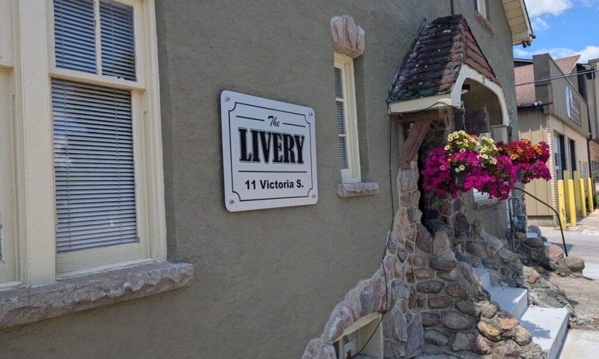 Walkerton Hotel | The Livery
