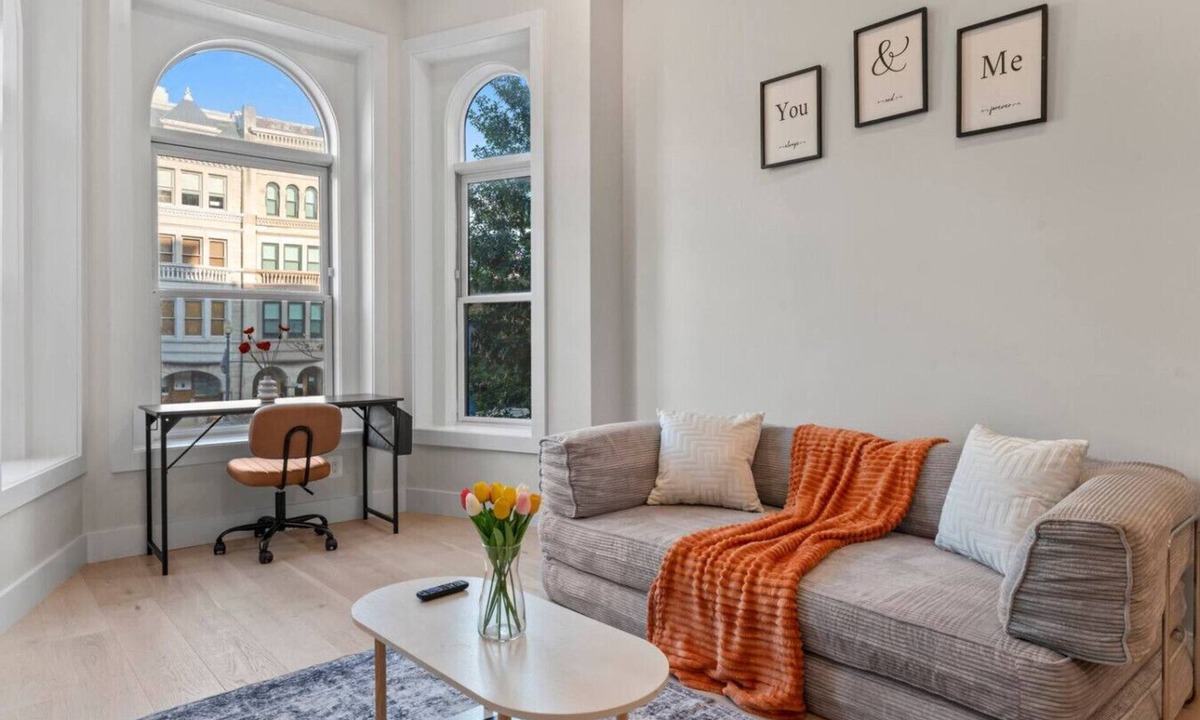 Dupont Circle Bed & Breakfast | The Lobby Residence Modern 2BR Downtown DC Dupont