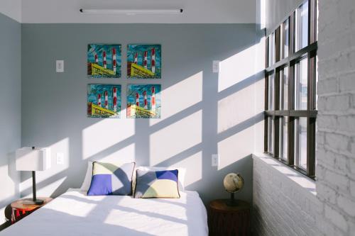 Hunters Point Hostel | The Local NY Hostel