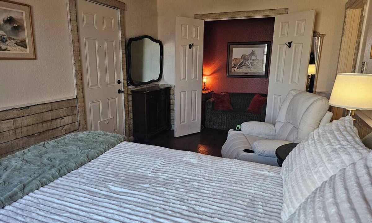 Weatherford Apartment | The Lodge Annex at Harmony Oaks