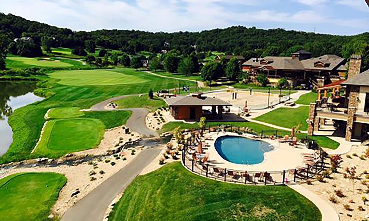 Camdenton Hotel | The Lodge at Old Kinderhook Golf Resort