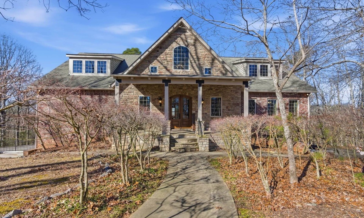 Dawsonville House | The Lodge @ Eden's Ridge