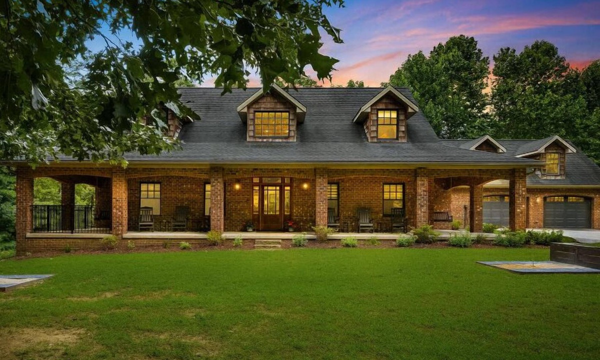 Skyland House | The Lodge · Game Room, Hot Tub, Fire Pit, Gym