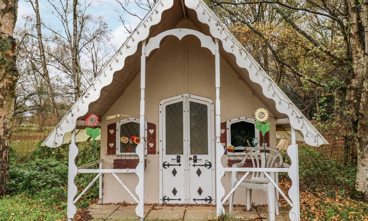 Attleborough Cottage | The Lodge