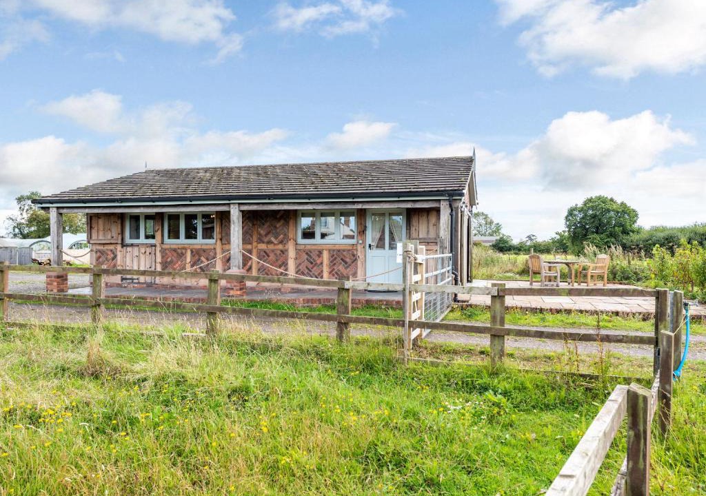 Chorlton-by-Backford House | The Lodge