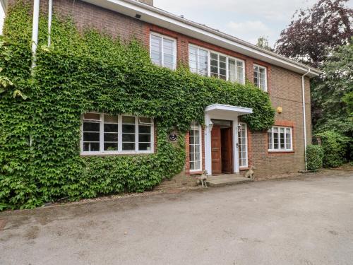 Grantham House | The Lodge