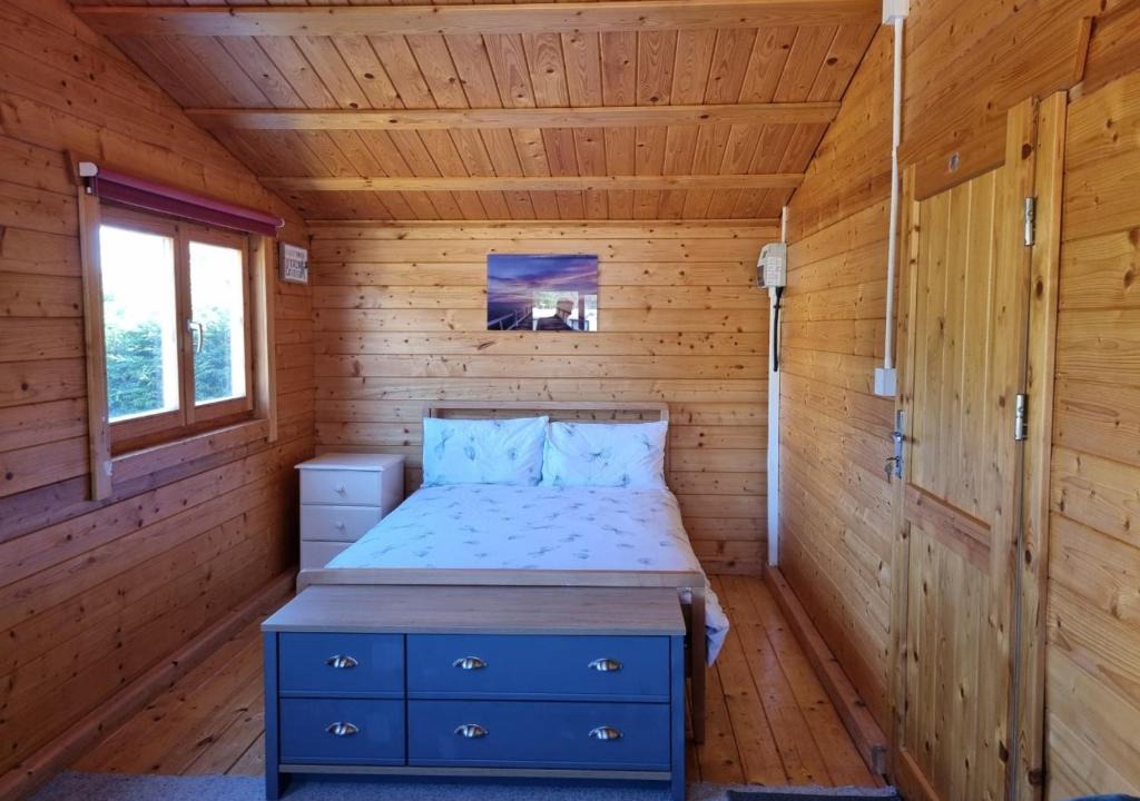 Sidlesham Ski Chalet | The Lodge